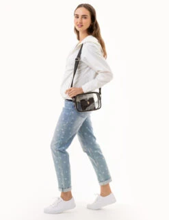 U.S. Polo Assn. METALLIC LOGO WINDBREAKER 32 U.S. Polo Assn. METALLIC LOGO WINDBREAKER -Modern Wear Shop 621011PP WHITE 6526